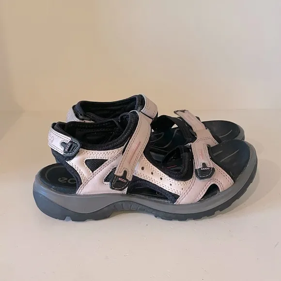 Ecco Women's Yucatan Off Road Sandals 40 9.5 tan black hiking outdoors support