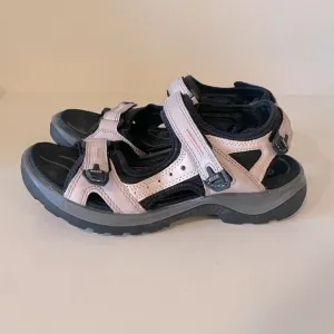 Ecco Women's Yucatan Off Road Sandals 40 9.5 tan black hiking outdoors support