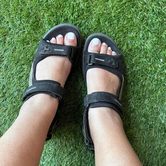 Ecco Women’s Yucatan Sport OffRoad Sandal in Titanium Black Size EU 40