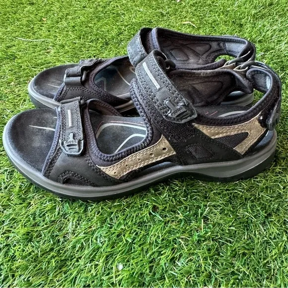 Ecco Women’s Yucatan Sport OffRoad Sandal in Titanium Black Size EU 40