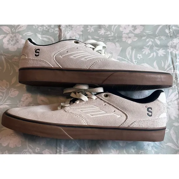 Emerica Size 11 skate shoes Reynolds Low Vulc X Skateboard mag graphic Suede EUC