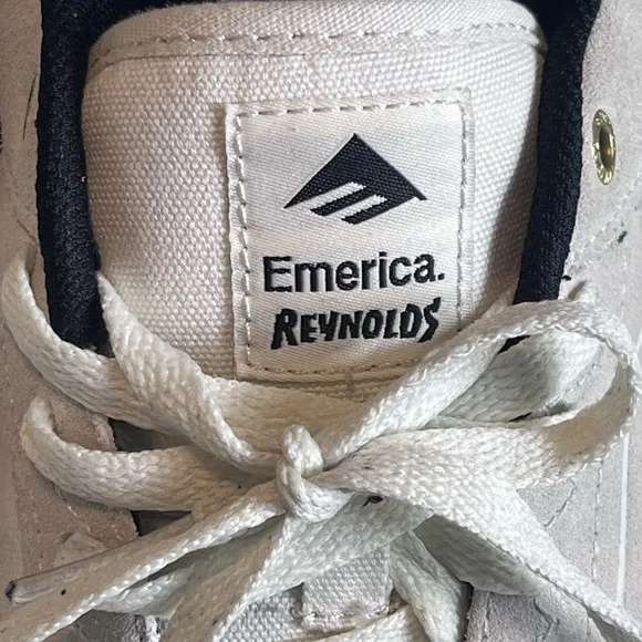 Emerica Size 11 skate shoes Reynolds Low Vulc X Skateboard mag graphic Suede EUC