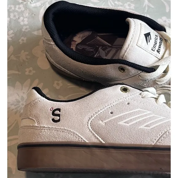 Emerica Size 11 skate shoes Reynolds Low Vulc X Skateboard mag graphic Suede EUC