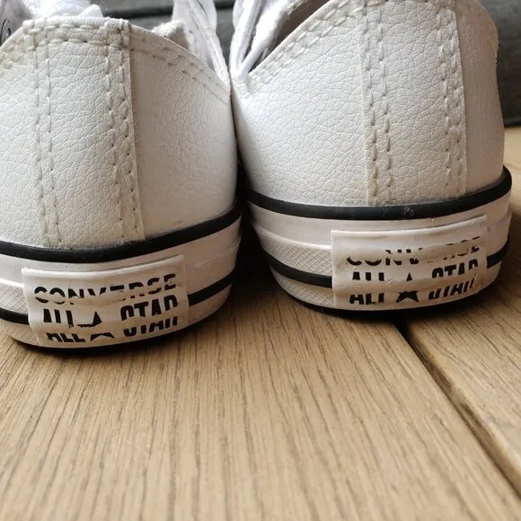 EUC CTAS Converse LEATHER OX Junior classic White 609058C (Jr.2)