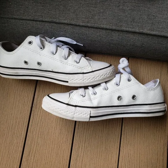 EUC CTAS Converse LEATHER OX Junior classic White 609058C (Jr.2)