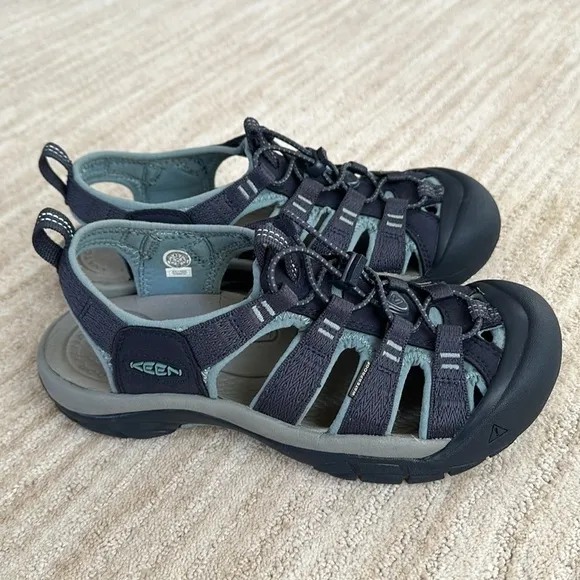EUC Keen Women's Newport H2 Sandal Water Shoe Navy/Smoke Blue Size 8.5