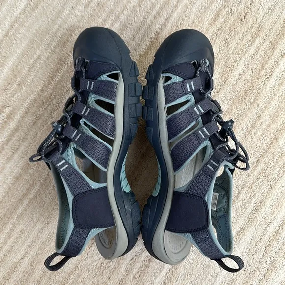 EUC Keen Women's Newport H2 Sandal Water Shoe Navy/Smoke Blue Size 8.5