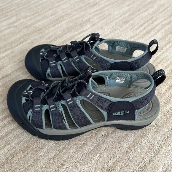 EUC Keen Women's Newport H2 Sandal Water Shoe Navy/Smoke Blue Size 8.5