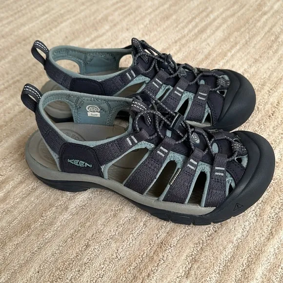 EUC Keen Women's Newport H2 Sandal Water Shoe Navy/Smoke Blue Size 8.5