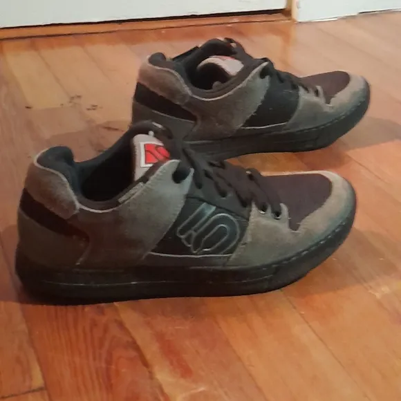 Five Ten Freerider Mountain Biking Shoes Made By Adidas, Size 8
