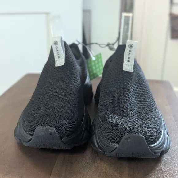 GAIAM Mesh Women's Slip On Jogger NEW Sneakers Sz 6.5 NWT Athletic Shoes