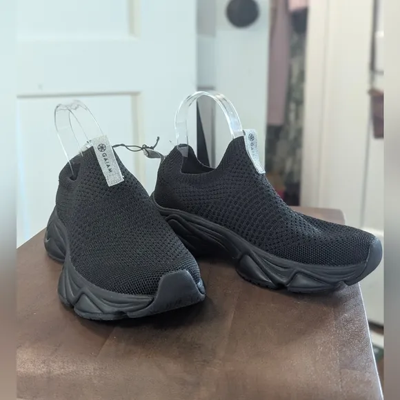 GAIAM Mesh Women's Slip On Jogger NEW Sneakers Sz 6.5 NWT Athletic Shoes