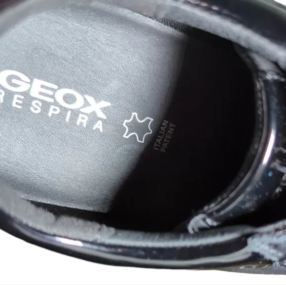 Geox Respira Italian Patent Leather Training Sneakers Size 10.5