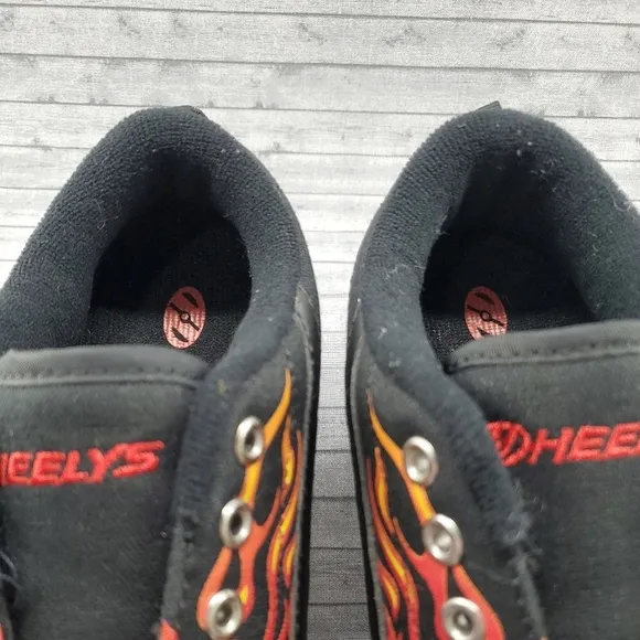 HEELYS Skateboard Roller Shoes Size‎ 3 Black Flames