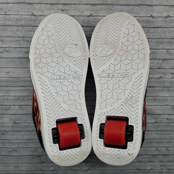 HEELYS Skateboard Roller Shoes Size‎ 3 Black Flames