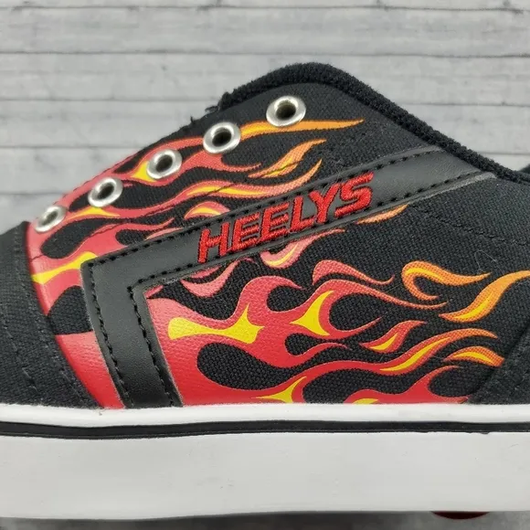 HEELYS Skateboard Roller Shoes Size‎ 3 Black Flames