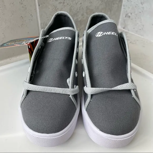 HEELYS X2 CLASSIC Wheeled Shoes Size 4 Youth