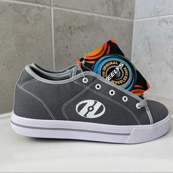 HEELYS X2 CLASSIC Wheeled Shoes Size 4 Youth