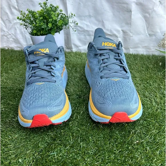 HOKA CLIFTON 8 MEN RUNNINGSHOES (MOUNTAIN SPRING) size 10D gently used