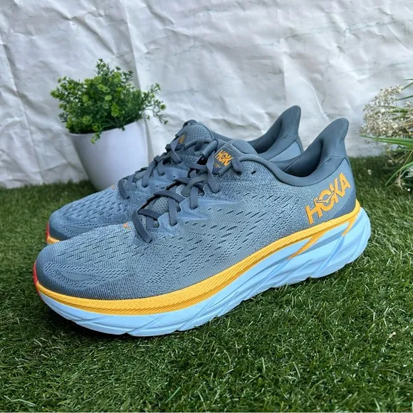HOKA CLIFTON 8 MEN RUNNINGSHOES (MOUNTAIN SPRING) size 10D gently used