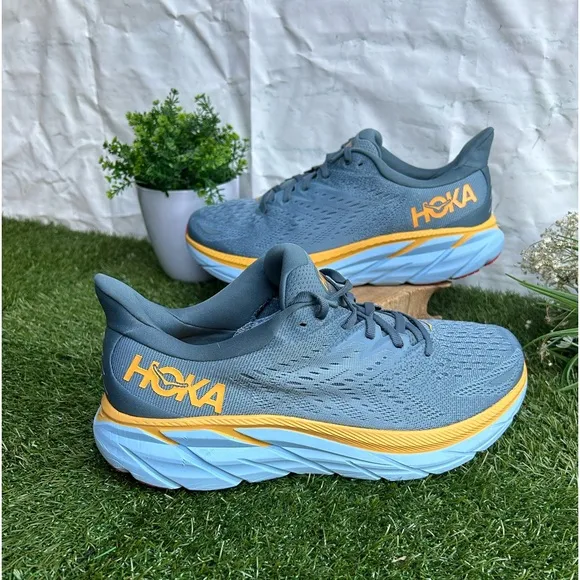 HOKA CLIFTON 8 MEN RUNNINGSHOES (MOUNTAIN SPRING) size 10D gently used