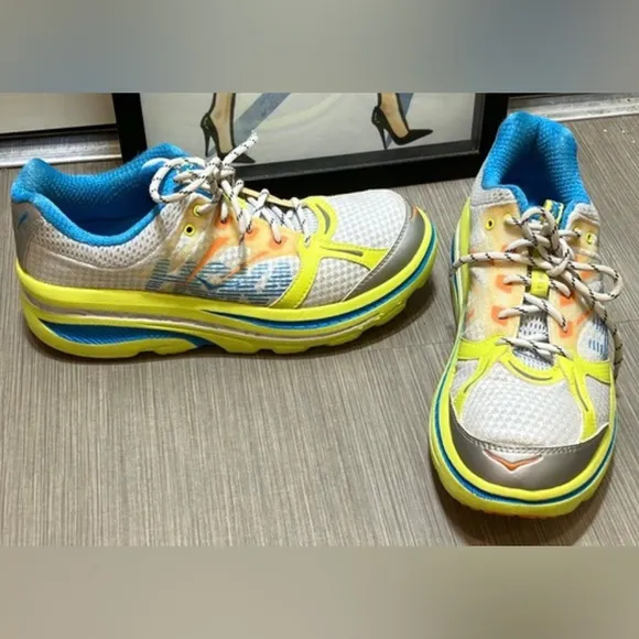 Hoka One One Bondi B running shoes Blue Logo mixed with Spring colors size 9.5