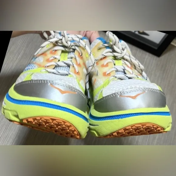 Hoka One One Bondi B running shoes Blue Logo mixed with Spring colors size 9.5