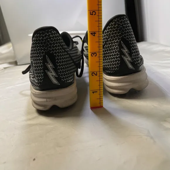 Hoka One One Crescendo MD Track Spike Shoes Middle Distance Black White 13.5