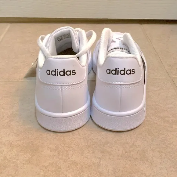 🎉HP X2🎉 Adidas boys shoes NWT