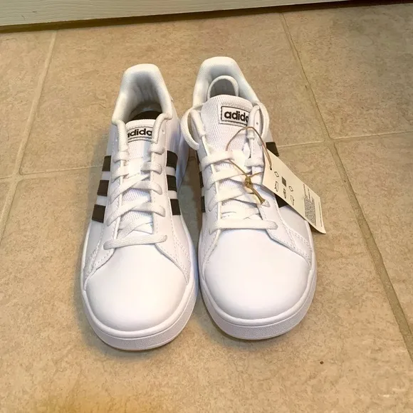 🎉HP X2🎉 Adidas boys shoes NWT