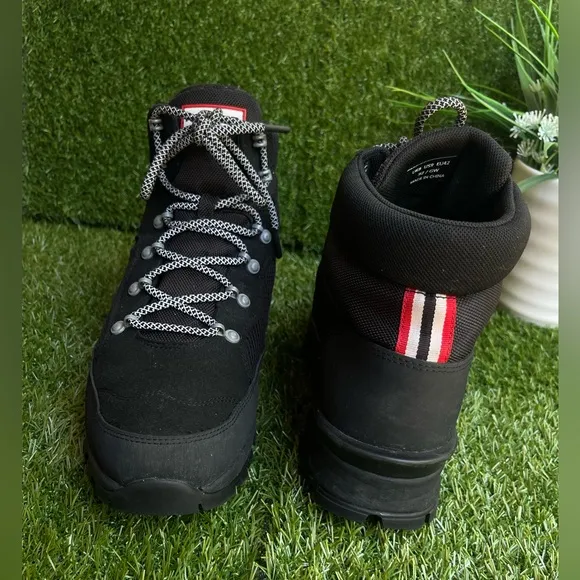 Hunter Original Explorer boots in black$190.00 men’ size 9 Lace-up gently used