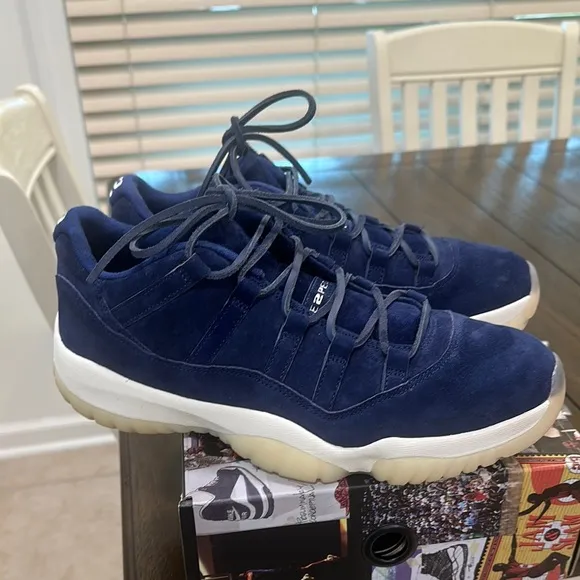 Jordan Blue and White Sneakers Classic Design excellent condition