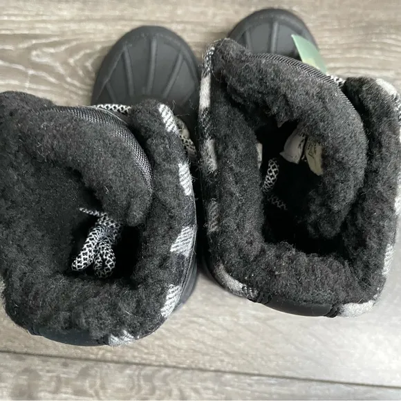 Kamik kids snow boots winter insulated waterproof cinnamon size 11 NEW