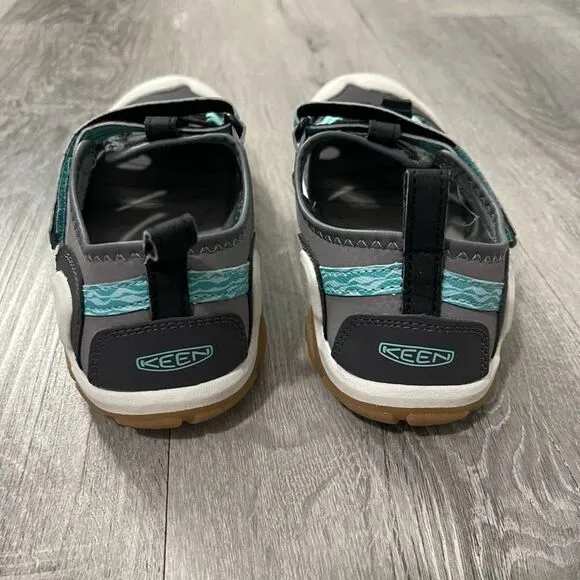 KEEN Knotch Creek Unisex Gray/Blue Washable Waterproof Sandals Size 4
