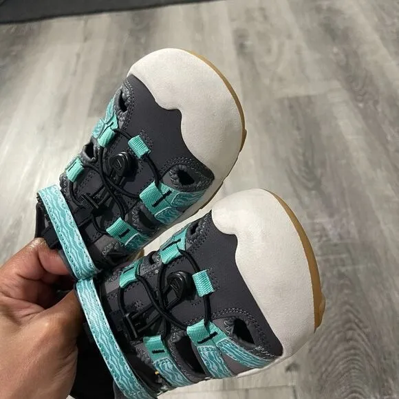 KEEN Knotch Creek Unisex Gray/Blue Washable Waterproof Sandals Size 4