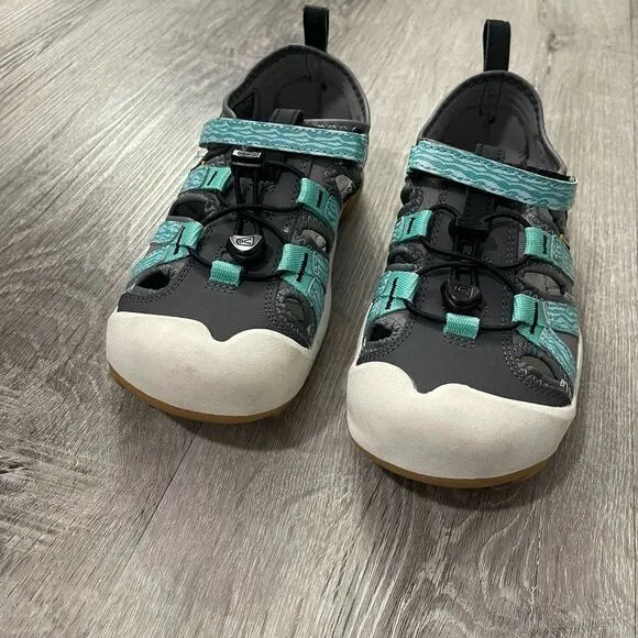 KEEN Knotch Creek Unisex Gray/Blue Washable Waterproof Sandals Size 4