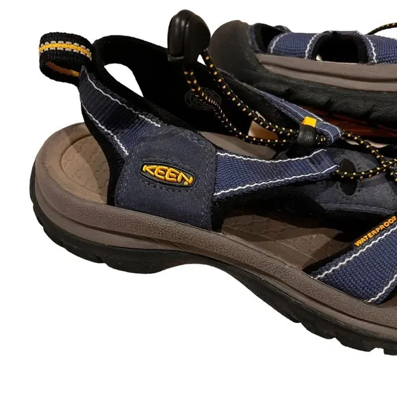 Keen Newport Sandals Closed Toe Sandals Navy Bungee Tie Size 7.5