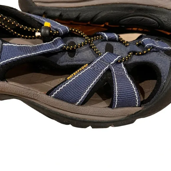 Keen Newport Sandals Closed Toe Sandals Navy Bungee Tie Size 7.5