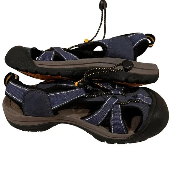Keen Newport Sandals Closed Toe Sandals Navy Bungee Tie Size 7.5