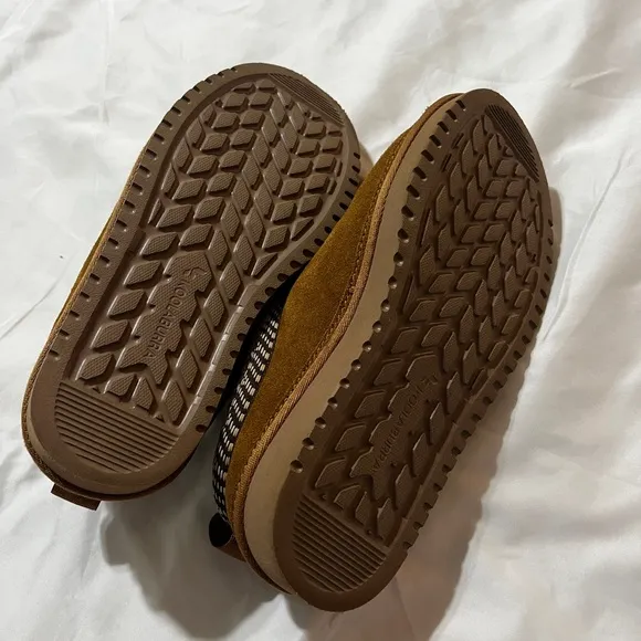 Kids Koolaburra Brown Suede Loafers Slip-Ons - Size 6