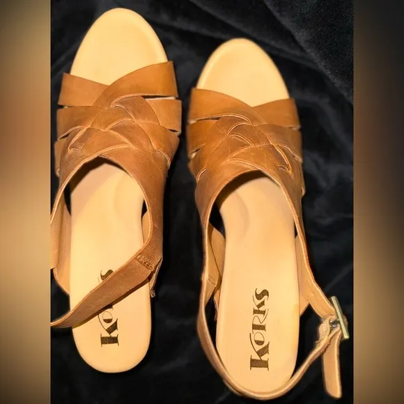 Kork-Ease Tan Sandals Criss-Cross Design