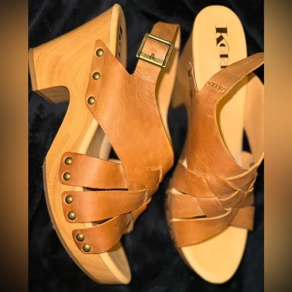 Kork-Ease Tan Sandals Criss-Cross Design