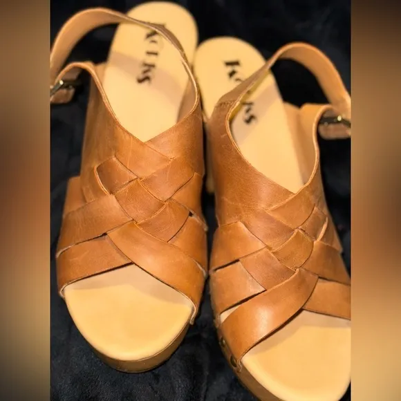 Kork-Ease Tan Sandals Criss-Cross Design