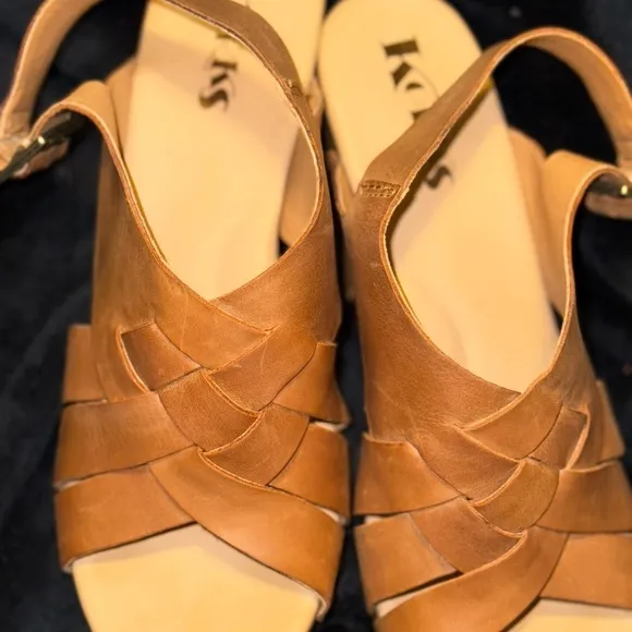 Kork-Ease Tan Sandals Criss-Cross Design
