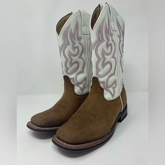 Laredo Womens Mesquite Embroidered Square Toe Boots - Brown and White Size 7 1/2
