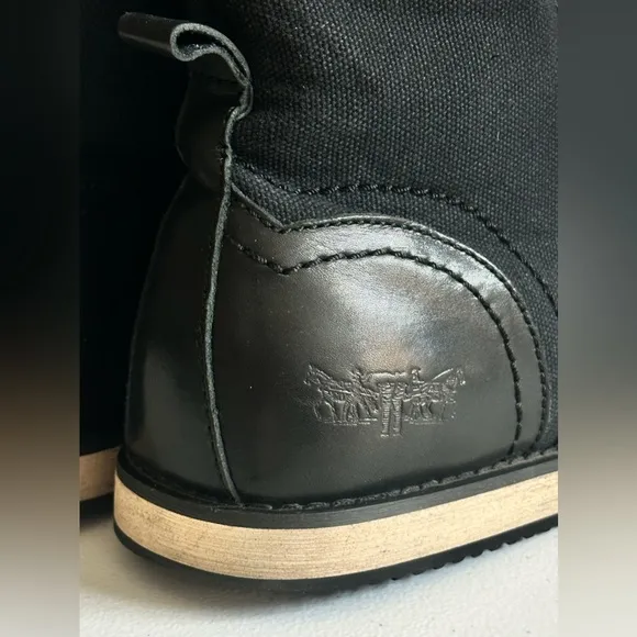 Levi’s Men Fall/Spring Boots Size 9.5