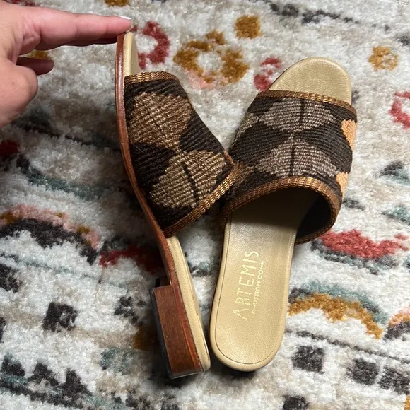 LIKE NEW Artemis Design Co. Kilim Slide Sandals
