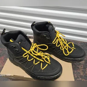 Like New DR. MARTEN Buwick Sz 8 Men Or 9 Women