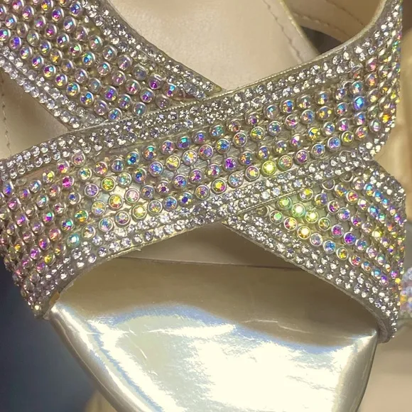 Like New! GUESS Gold Bling Wedges Sandals