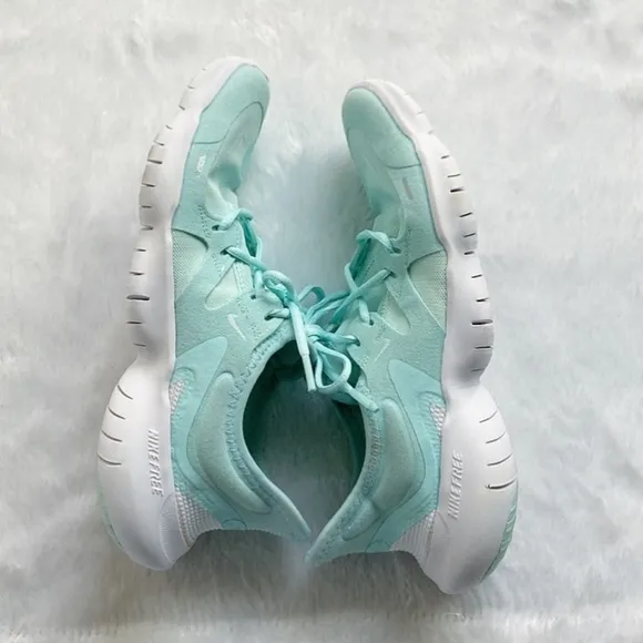 Like New Nike Free Run 5.0 Teal Turquoise and White Running Tennis Shoes, size 7